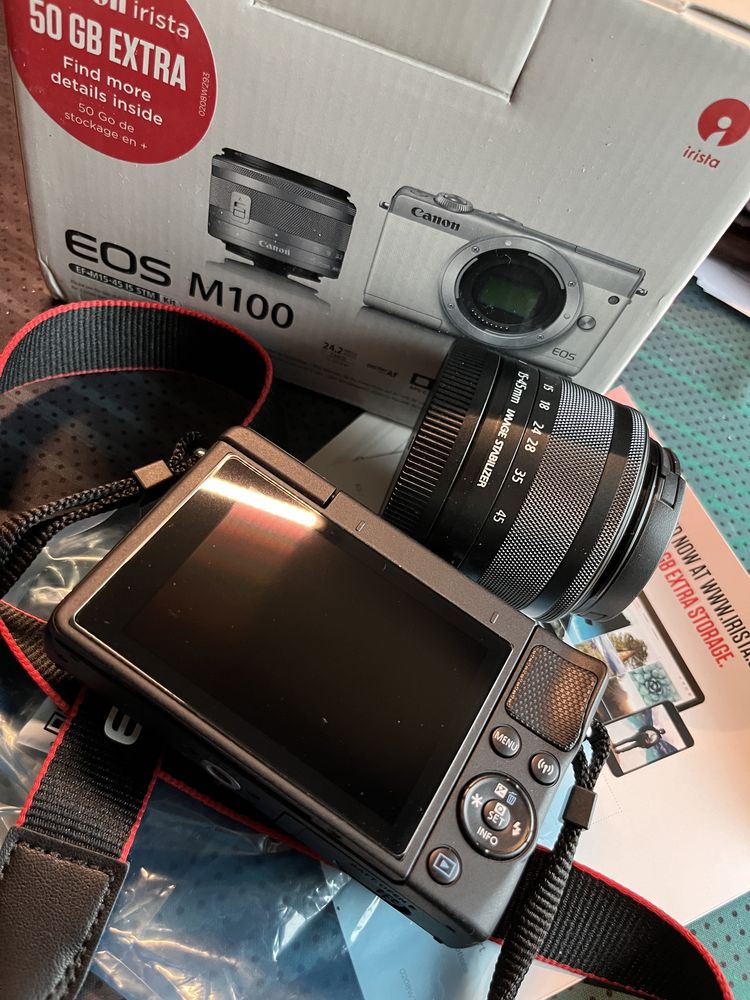 Canons EOS M100 mirorless