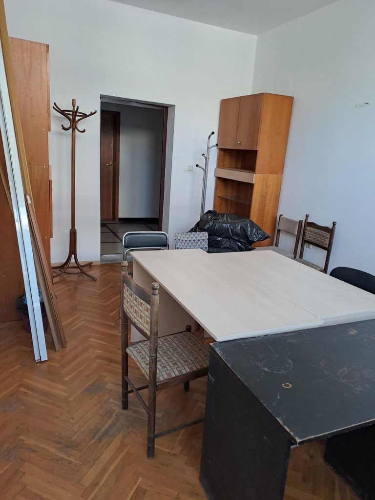 Дава се под наем Офис в Бургас, Възраждане - 20 кв.м за 117.3 € - Снимка #1
