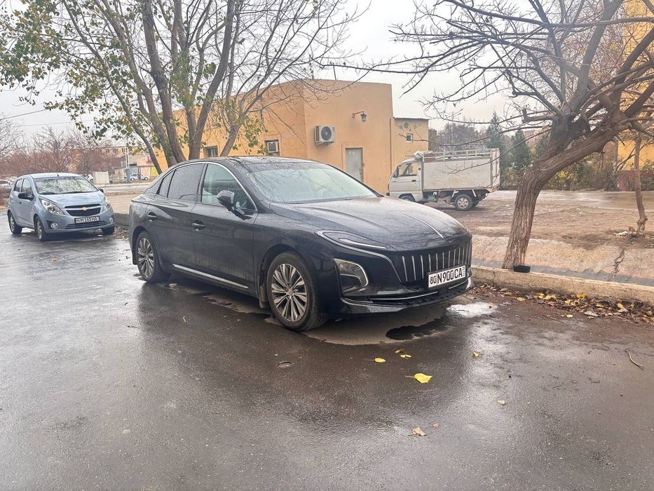 Honqi eqm5 sotiladi yili 2025 holati ideal 500kmlik 14000 yurg radnoy