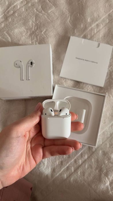 AirPods 1 , в идеальном состоянии