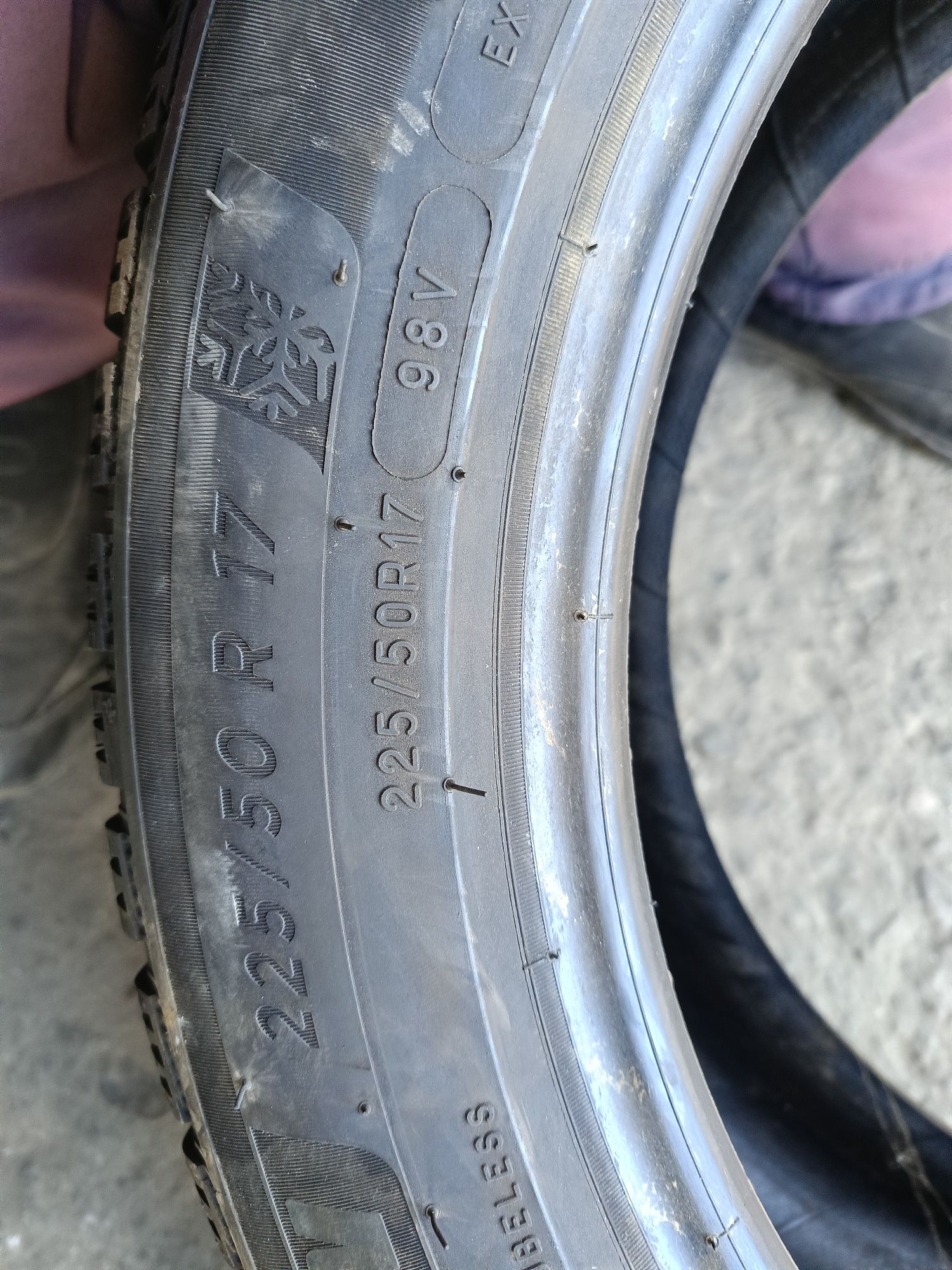 Зимни гуми -17цола-225/50-1бр.-95лв."MICHELIN"