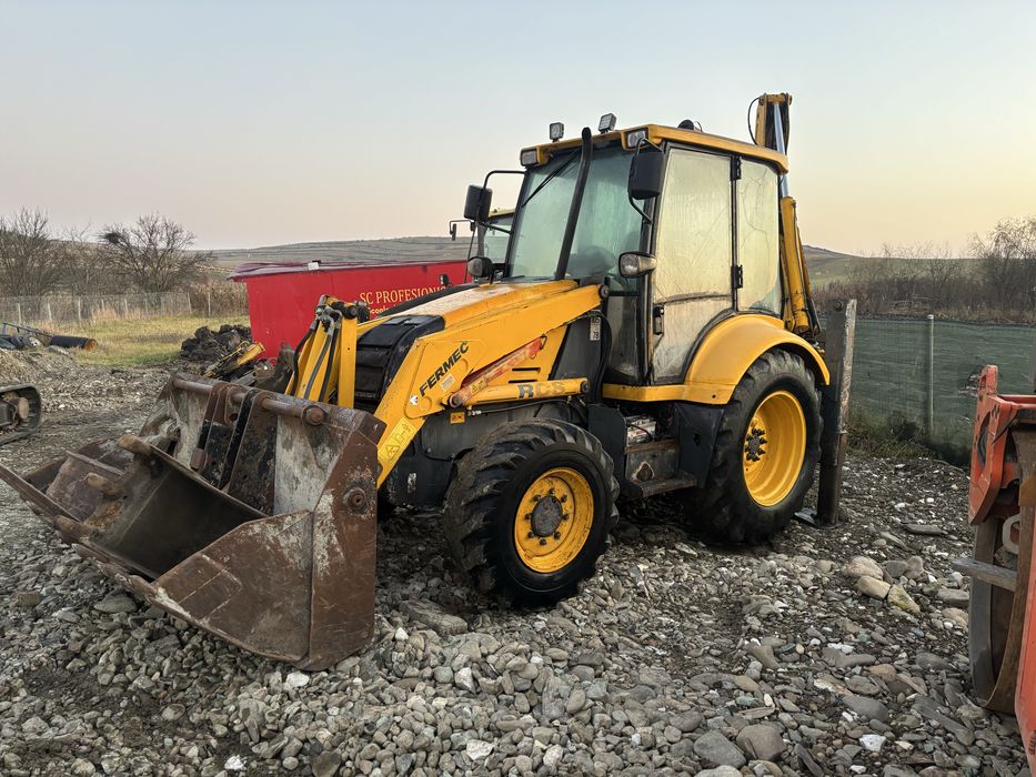 Buldoexcavator FERMEC 3 cupe si picon