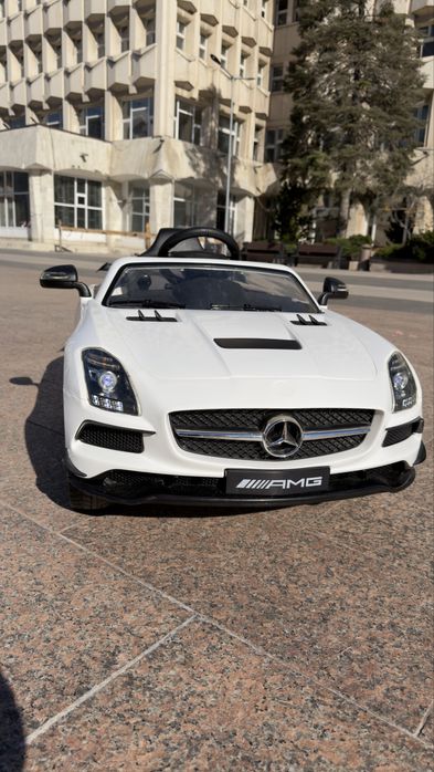 Masiunta electrica Mercedes