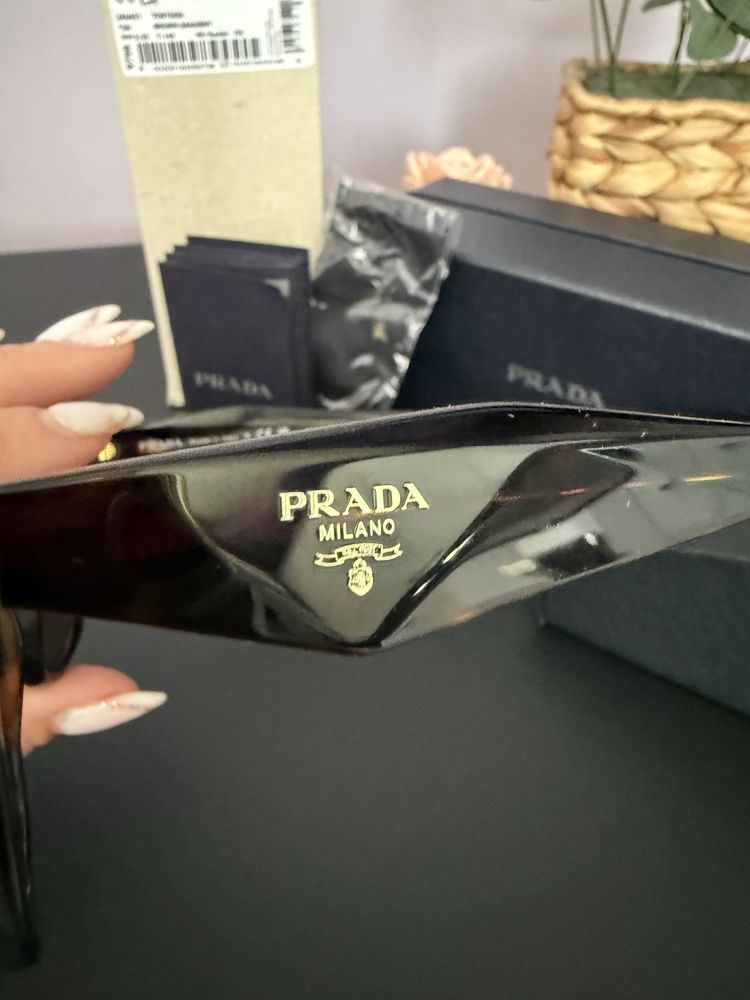 Дамски слънчеви очила Prada