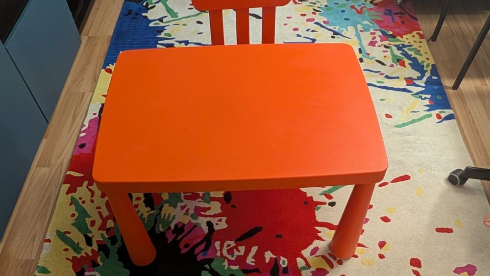 Set rosu masa + scaun Ikea Mammut