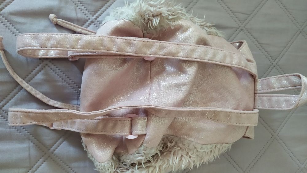 Детски ранички и шапки