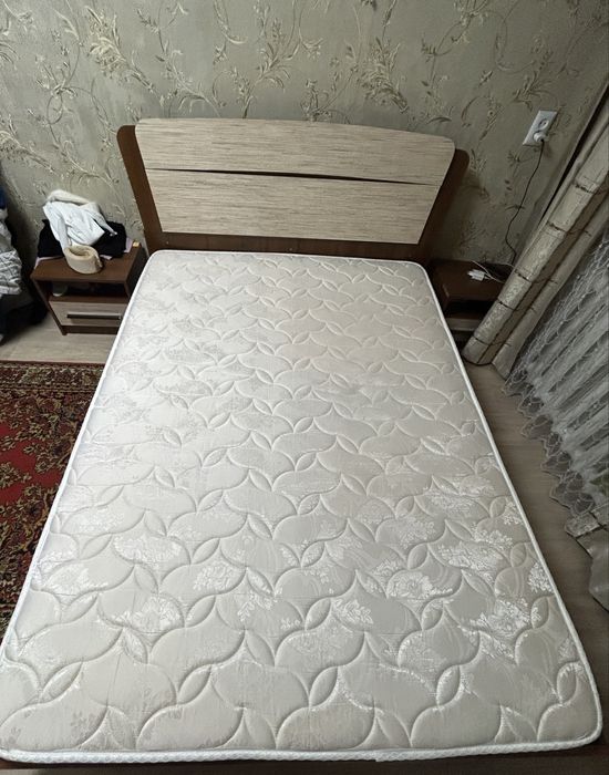 Продам спальный гарнитур