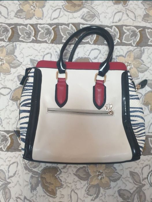 Продам женскую сумочку Новая