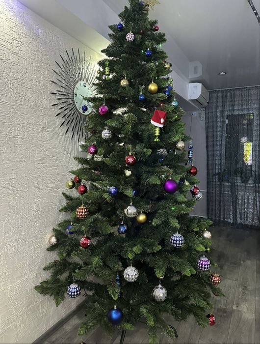 Продам искуственную елку.