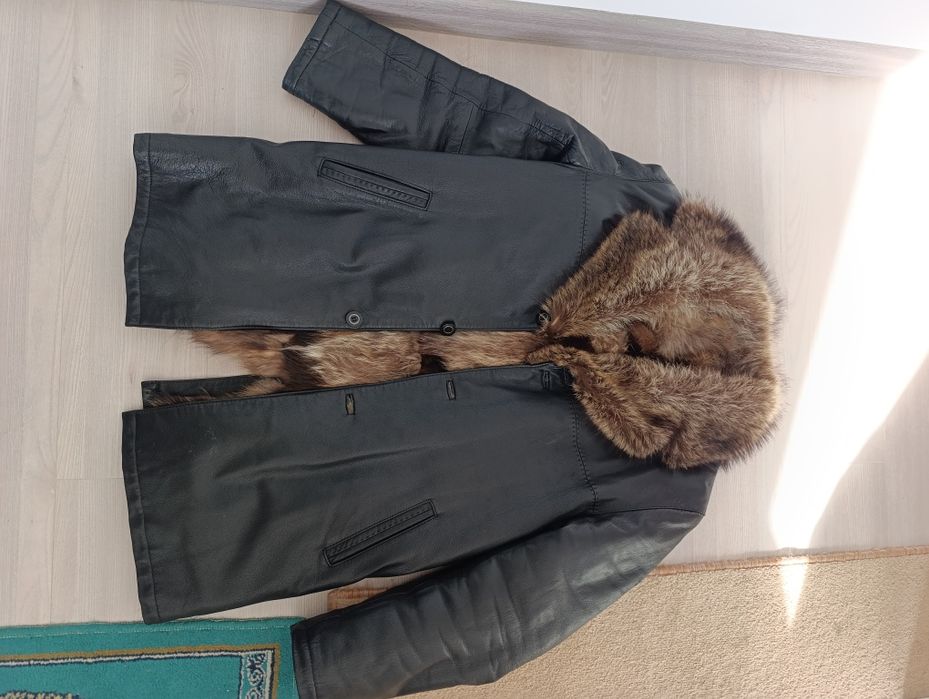 Кожаная куртка пальто