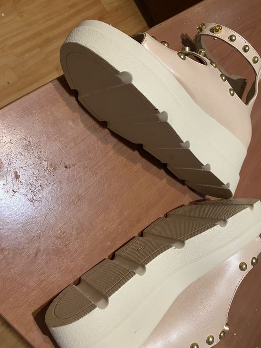 Дамски летни сандали