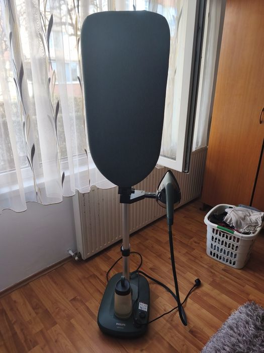 Statie de calcat cu aburi + masa Philips