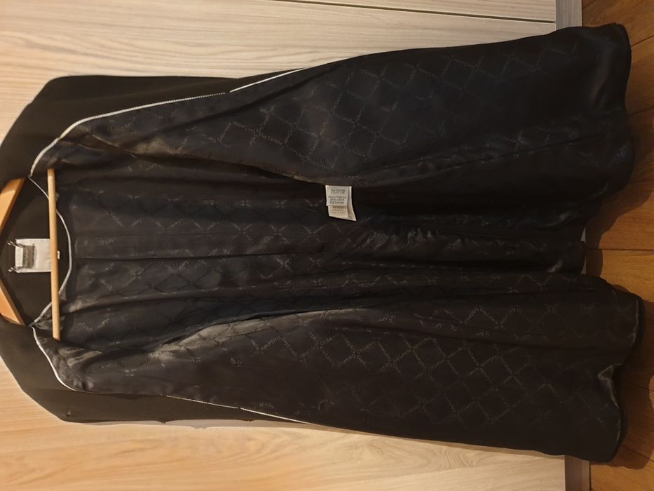 Дамско черно вталено палто Guy Laroche, размер 42