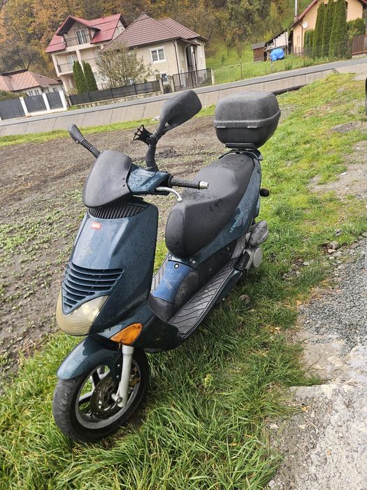 Scuter Aprilia Leonardo