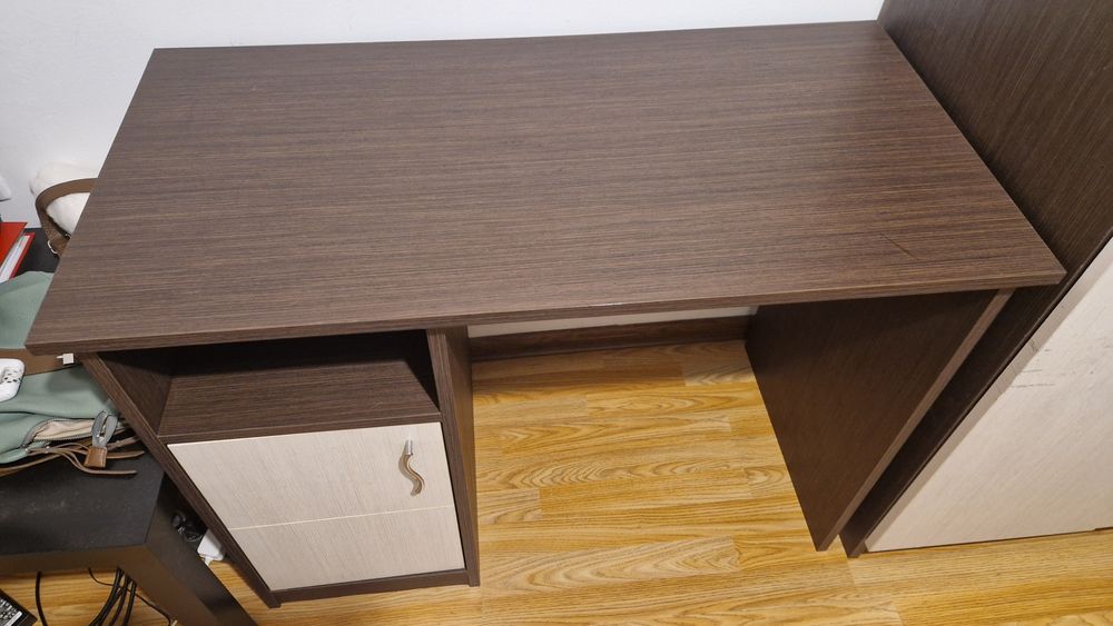 Кафяво бюро 50/100 см