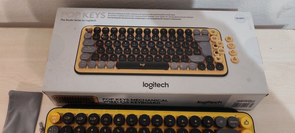 Tastatură mecanică Logitech Pop Keys Blast ,Brown switch,Galben/Negru
