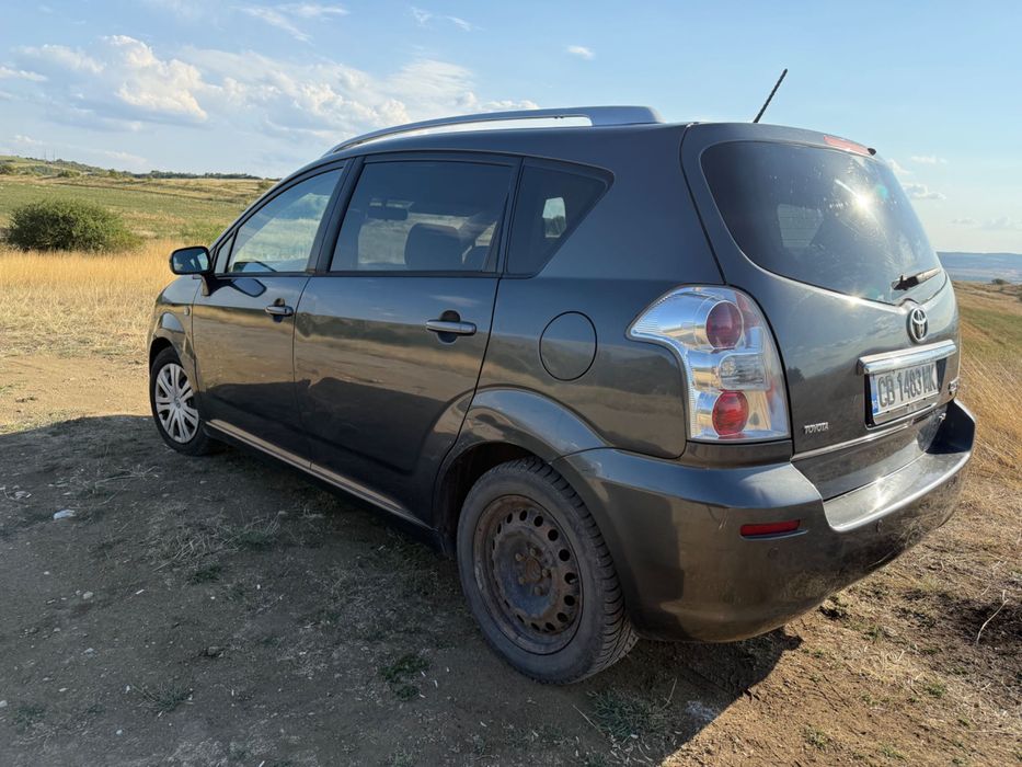 Здравейте продавам toyota verso Corolla 2.2d4d
