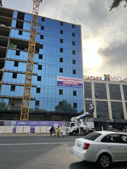 Продается офисы в новом бизнес центре рядом с метро