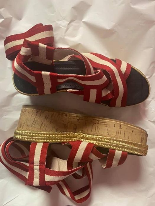 Sandale cu platforma Asos Marimea 37