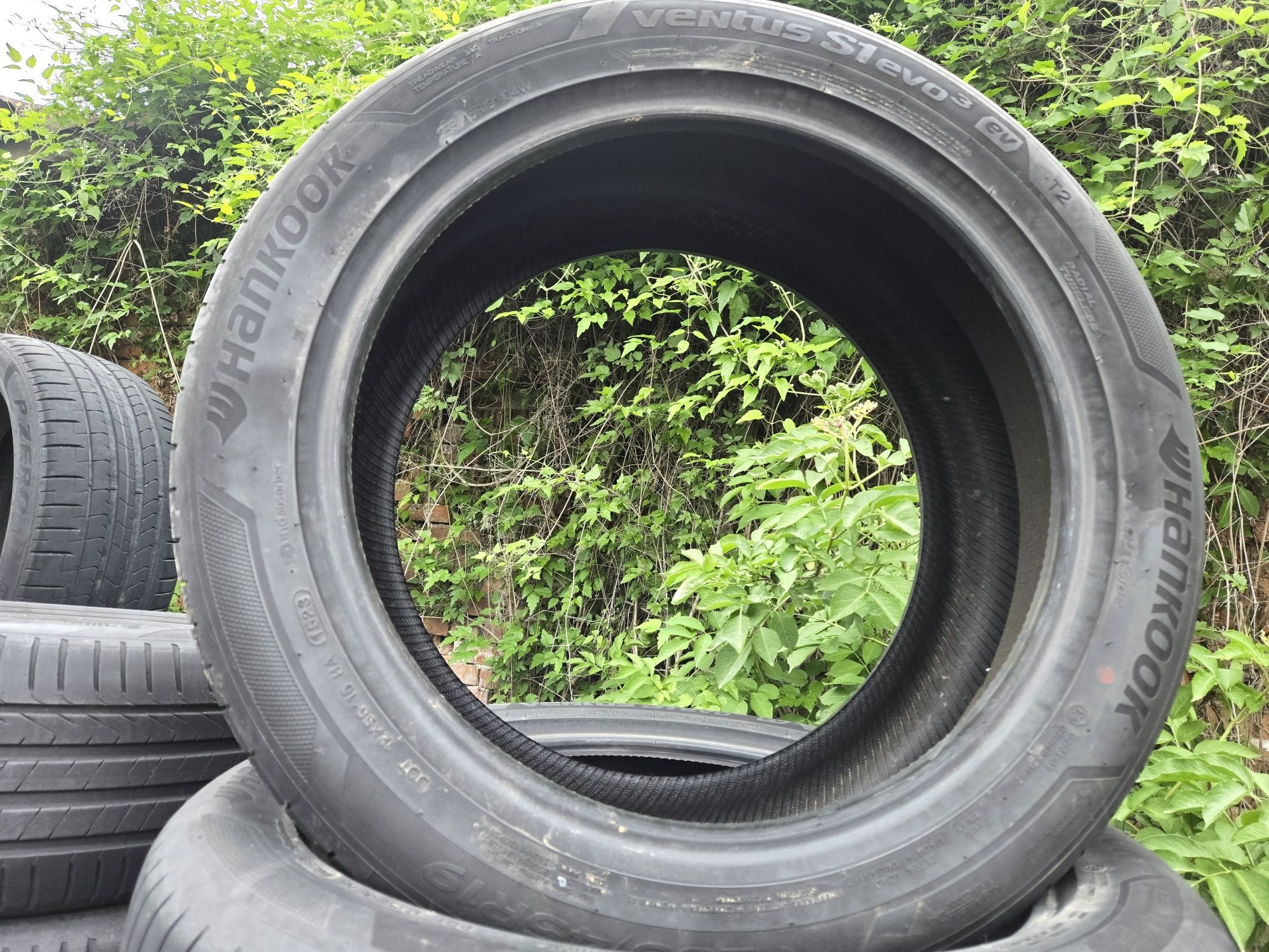 285 40 19 и 255 45 19 Hankook летни.