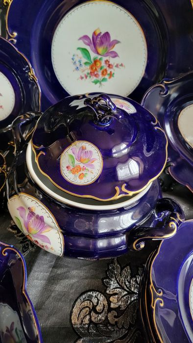 Ръчно рисуван антикварен сервиз за хранене