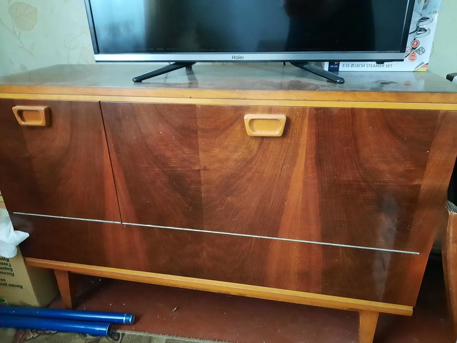 Тумба под телевизор (Румыния)