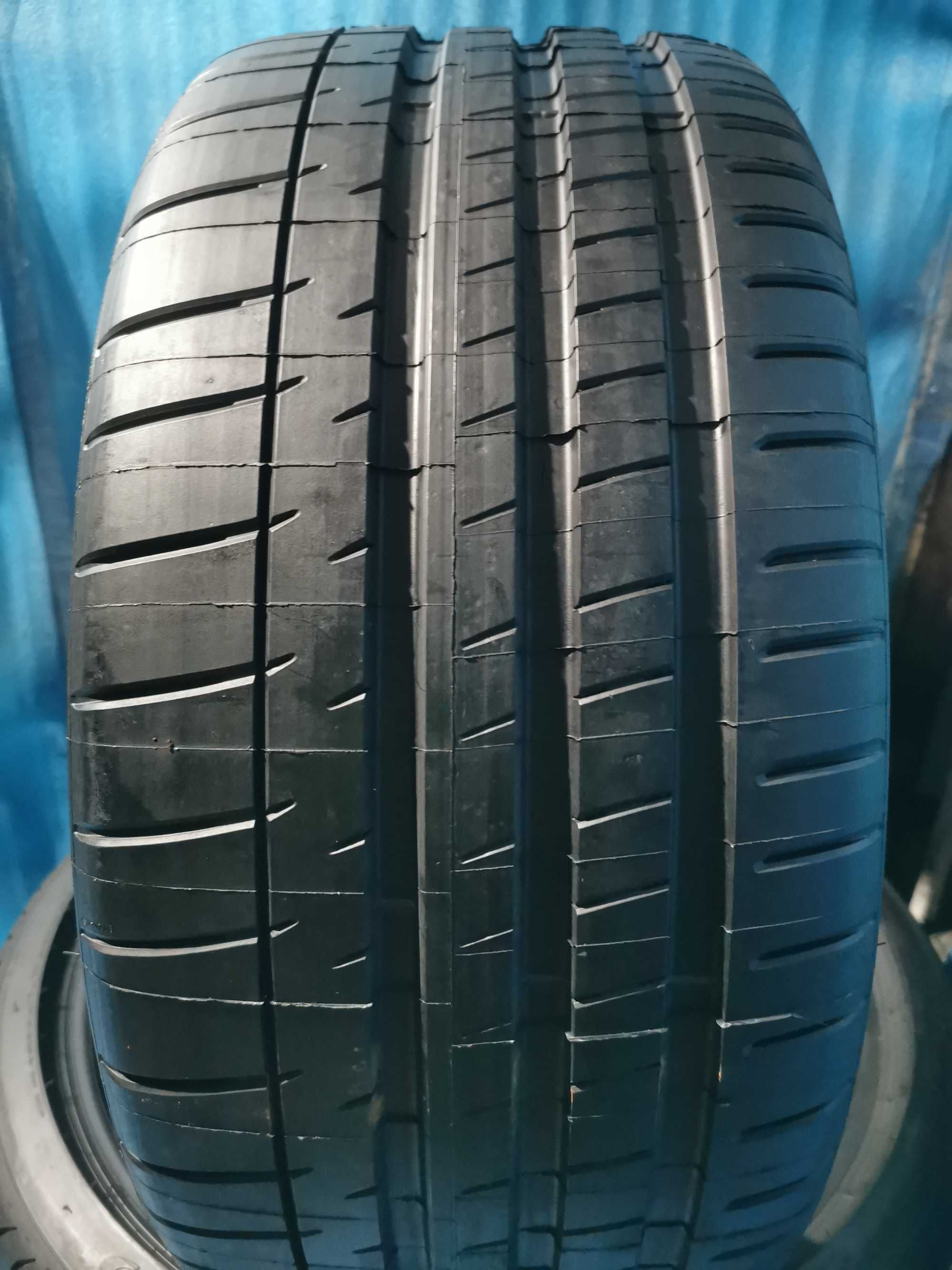 235 35 20 michelin o bucata