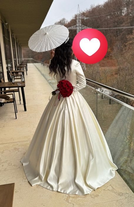 Rochie mireasa (culoarea șampanie)