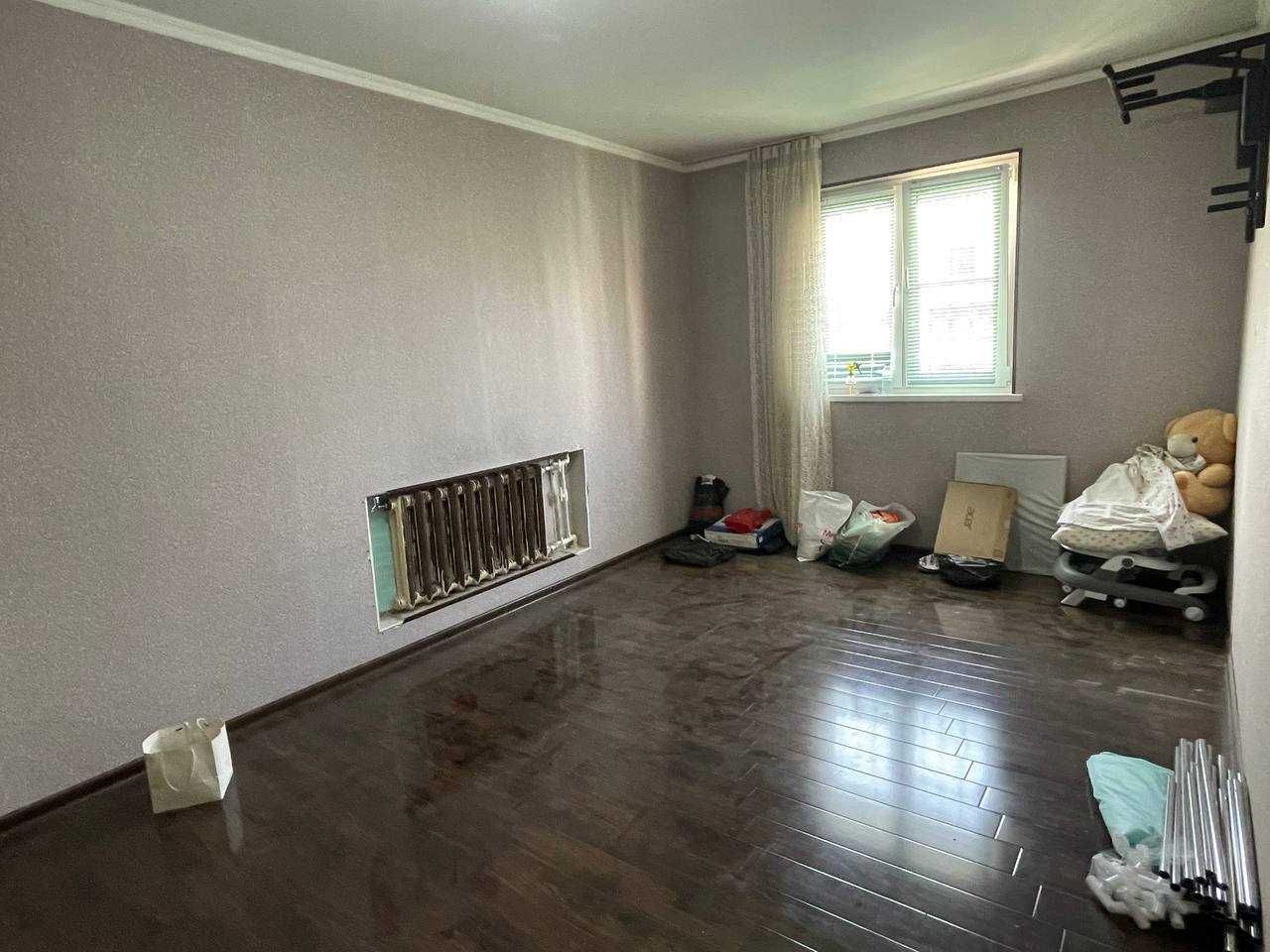 Срочно! 3-ком квартира в Сергели массив Строитель — 80 м², рядом метро