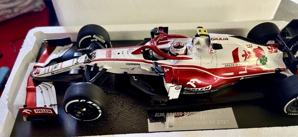 Machete formula 1 f1 1/18 Alfa romeo Ferrari C38,39,4 Spark Minichamps