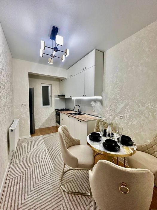 Ойбек Точка Вкуса 3х комнатная евроремонт Укомплектована 72м² срочно