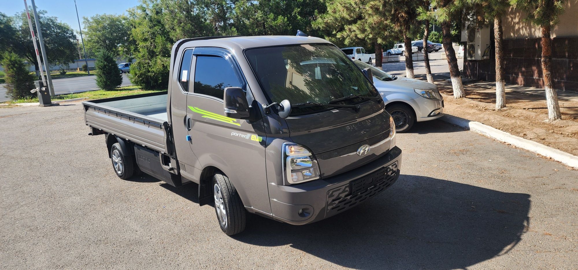 Hyundai porter electro EV
