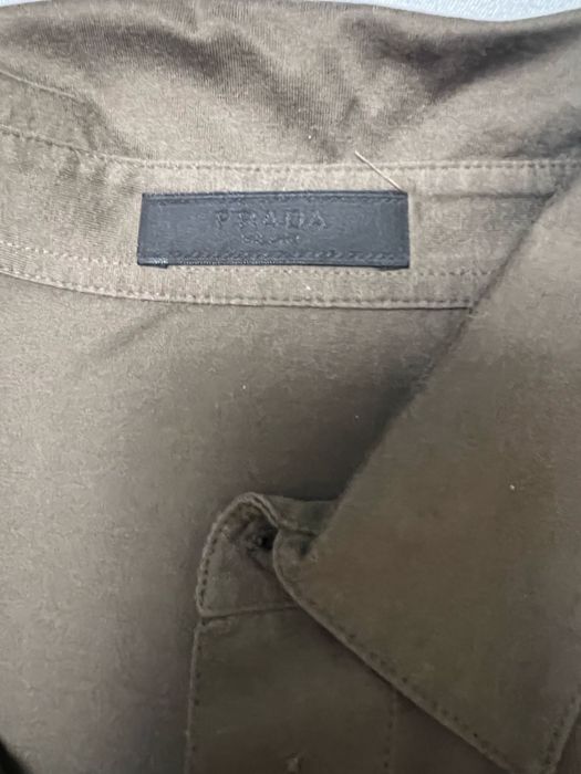 tricou prada maro