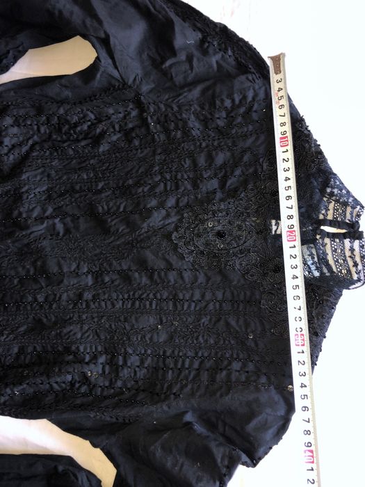 Bluza neagra cu broderii si dantela Oasis 38