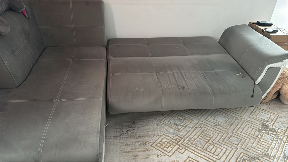 Vand canapea folosita