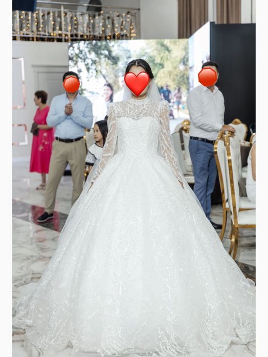 Продам шикарный свадебный платье новый