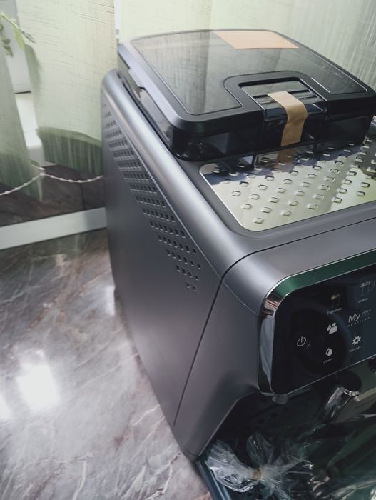 Espressor : Philips seria 5400. (nou)