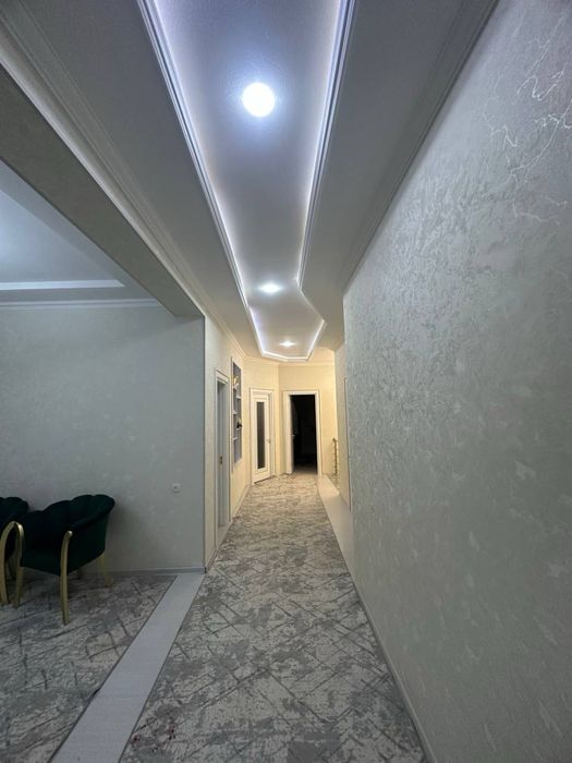 Ховли сотилади. Хаммаси шароити бор. Газ свет сув вайфай.