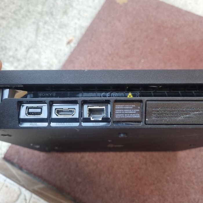 Consola Ps4 pentru piese