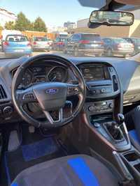 Ford Focus Vând un Ford Focus 1.0 Ecoboost Start Stop culoare albastru metalizat