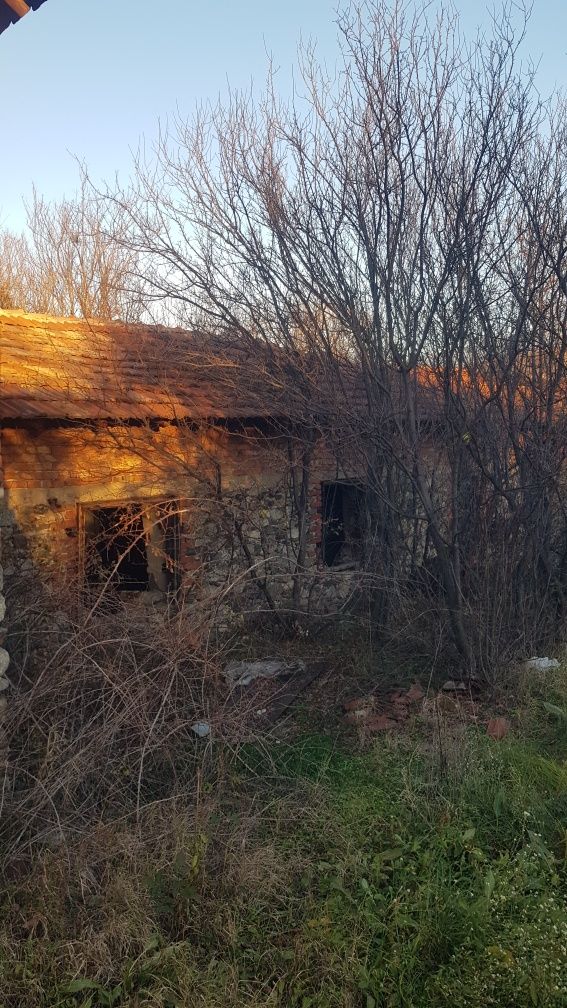 Продава стопанска сграда в гр.Дупница