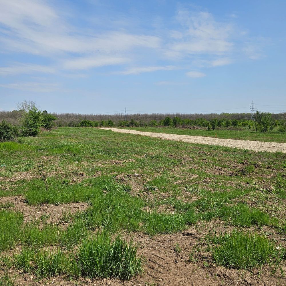 Teren Sabareni intravilan construibil 400 m2 langa padure