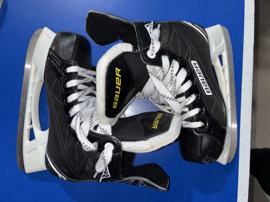 Коньки Bauer.