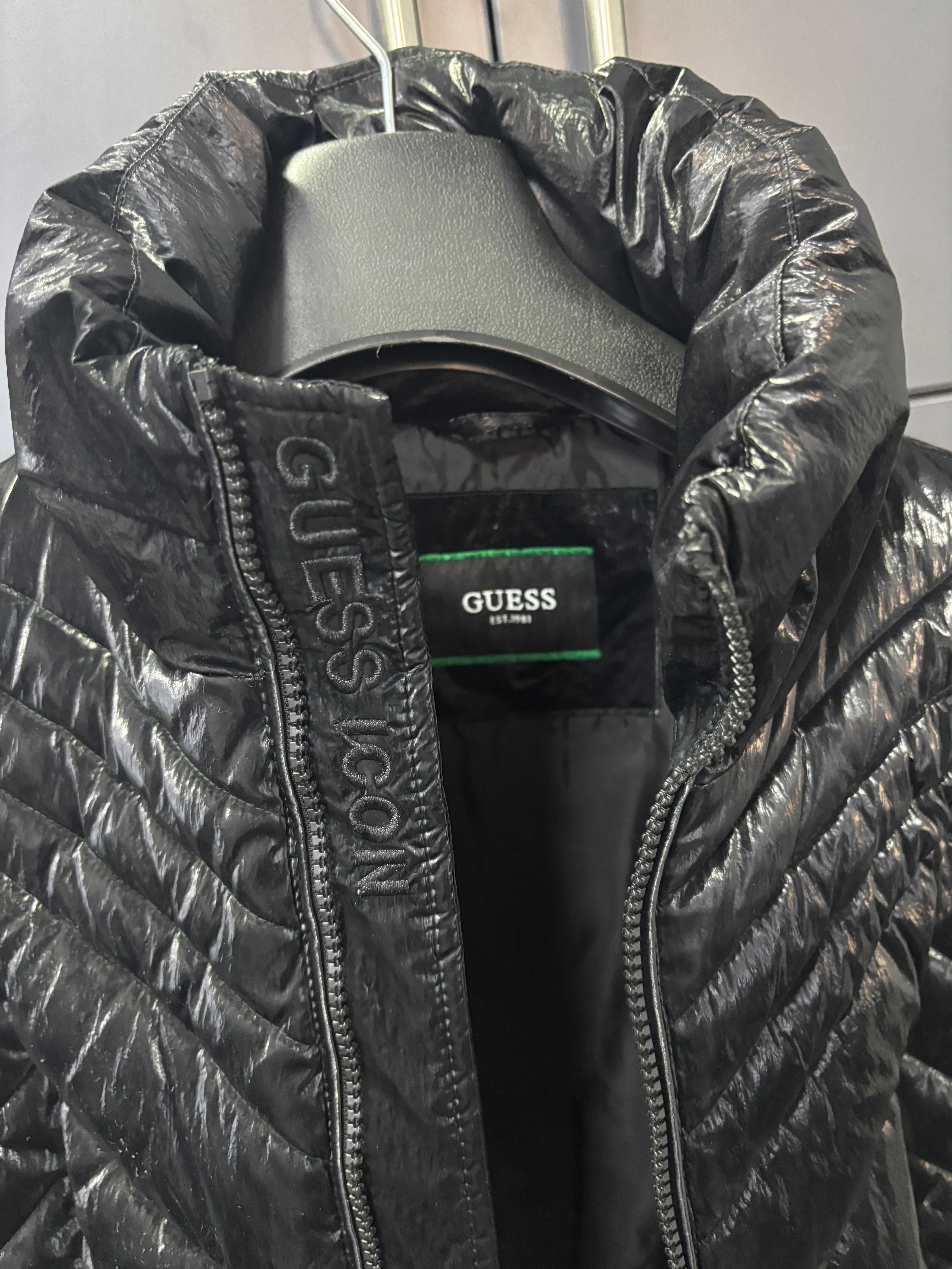 Дамско пухено яке Guess