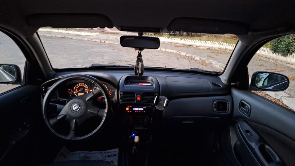 Nissan almera 1.5 benzina