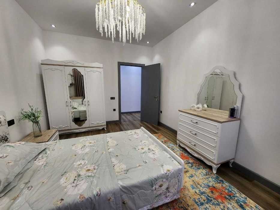 Срочно! 2-этажный дом 277 м² с бассейном и ремонтом, Парк Узбекистан