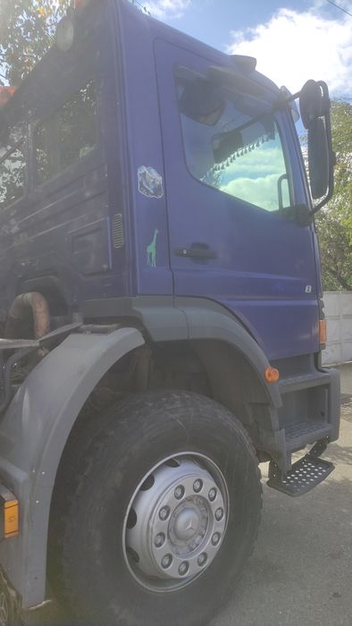 Vînd Mercedes Atego basculă cu macara 18tone