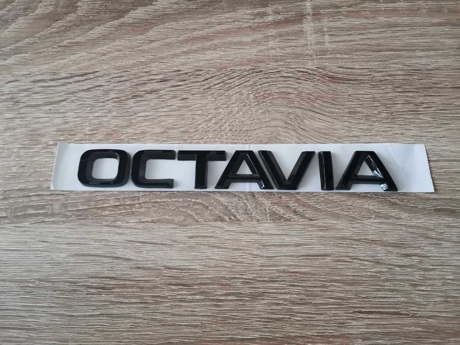 черен надпис емблема Skoda Octavia Шкода Октавиа нов стил