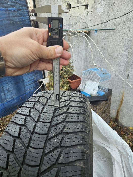 Гуми зимни General 235/65R17