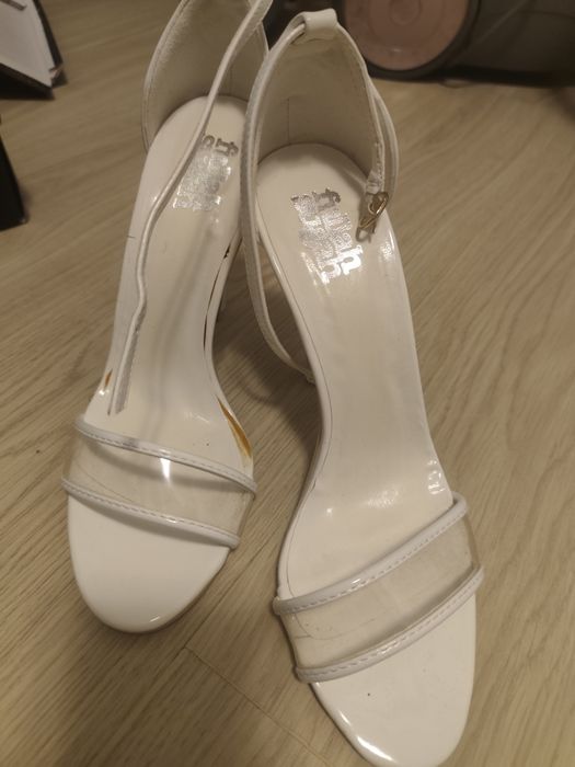 Sandale Fullah Sugah noi